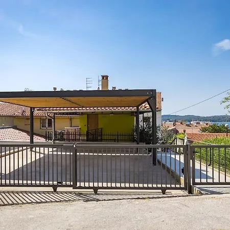 Apartament Brown In Center Pula