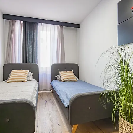 Brown In Center Apartament Pula